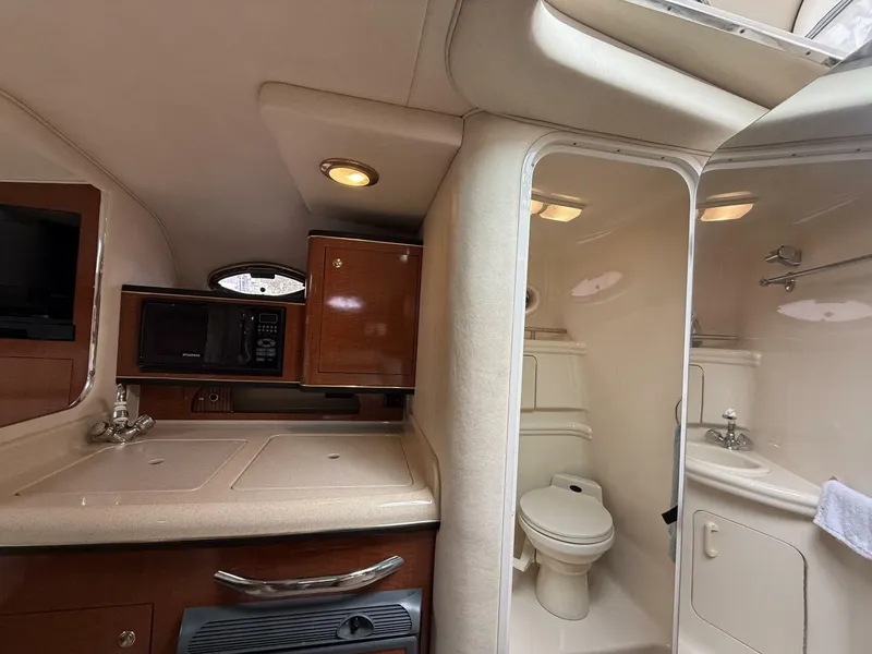 Slide: The Image of Sea Ray 280 Sundancer 2002 - 32