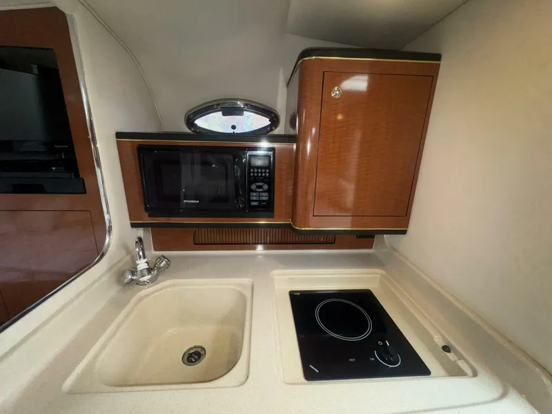 Slide: The Image of Sea Ray 280 Sundancer 2002 - 37