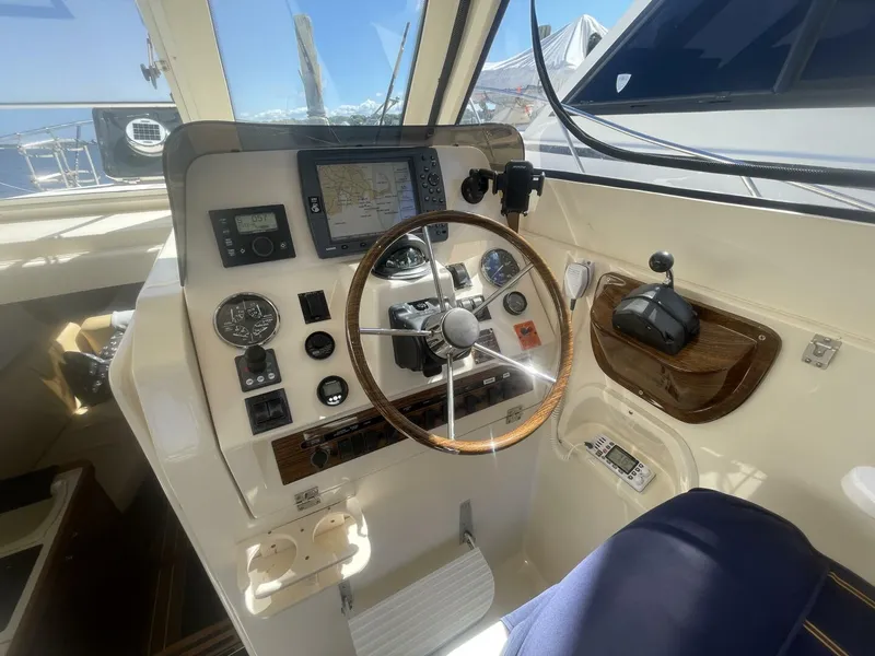 Slide: The Image of Mainship 30 Pilot II 2005 - 13