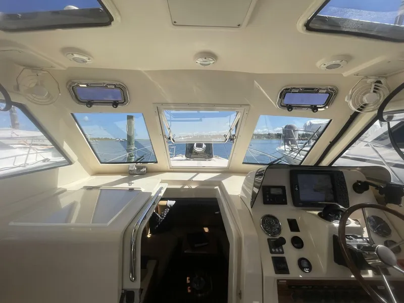 Slide: The Image of Mainship 30 Pilot II 2005 - 14
