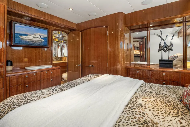 Slide: The Image of Hatteras Cockpit Motoryacht 2001 - 12