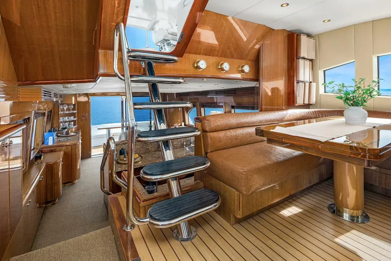 Slide: The Image of Hatteras Cockpit Motoryacht 2001 - 7