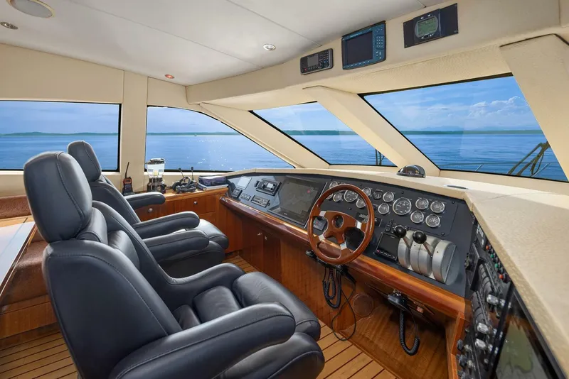 Slide: The Image of Hatteras Cockpit Motoryacht 2001 - 8