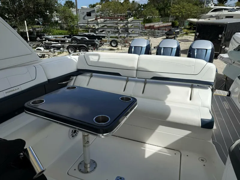 Slide: The Image of Formula 350 Crossover Bowrider OB 2021 - 16