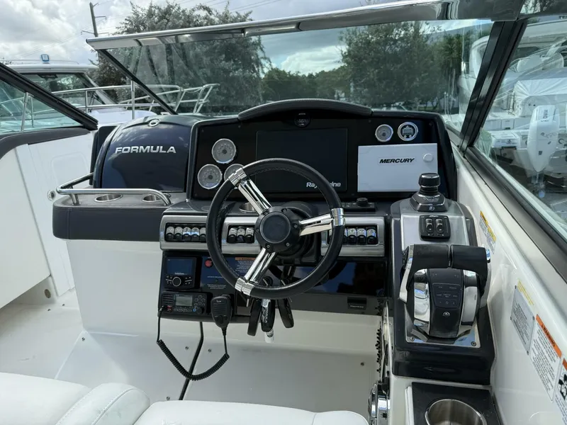 Slide: The Image of Formula 350 Crossover Bowrider OB 2021 - 19