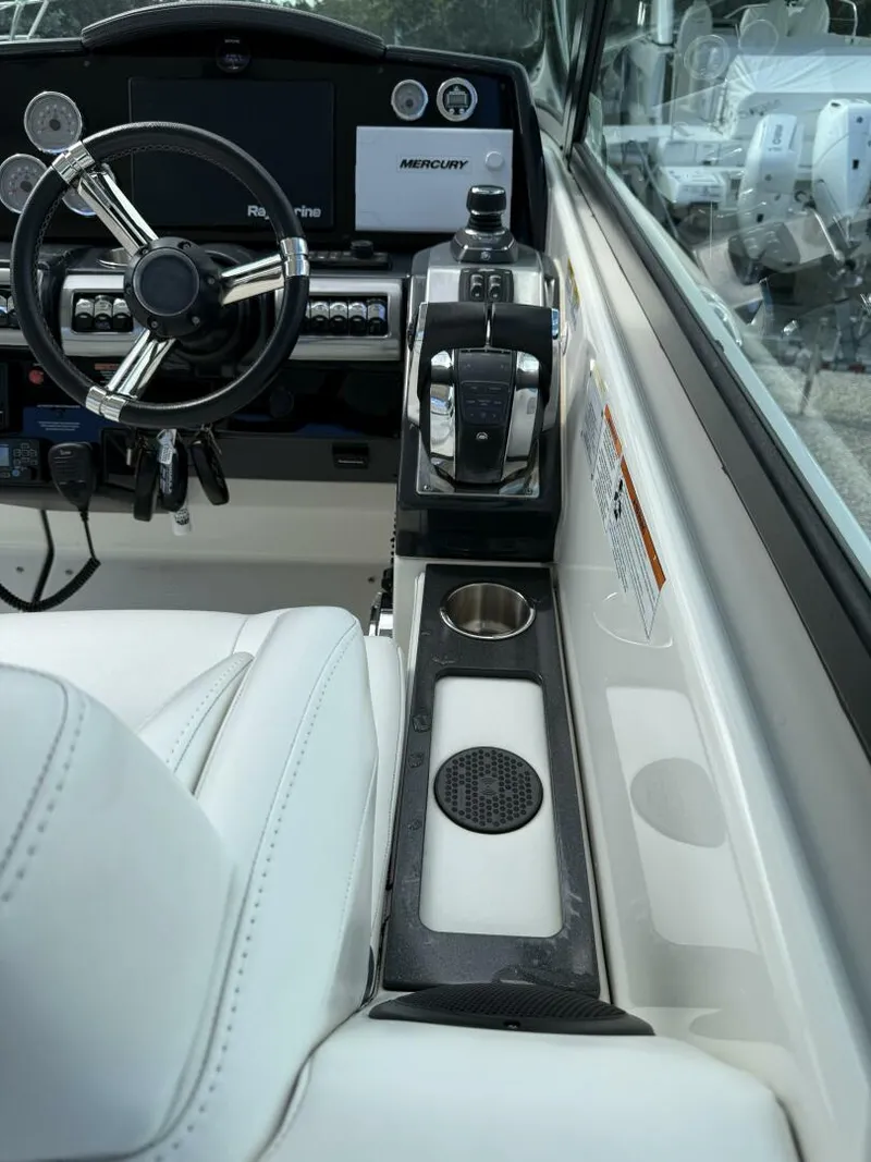 Slide: The Image of Formula 350 Crossover Bowrider OB 2021 - 21