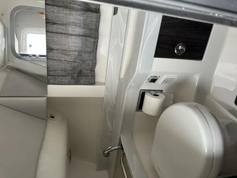Slide: The Image of Formula 350 Crossover Bowrider OB 2021 - 25