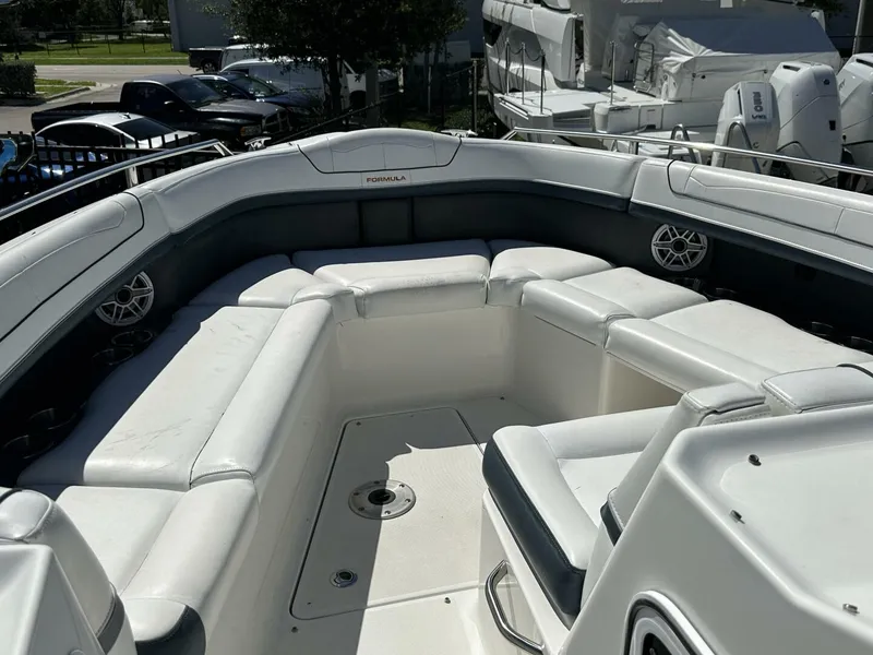 Slide: The Image of Formula 350 Crossover Bowrider OB 2021 - 9