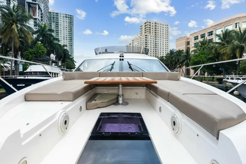 Slide: The Image of Sunseeker Manhattan 52 2020 - 21