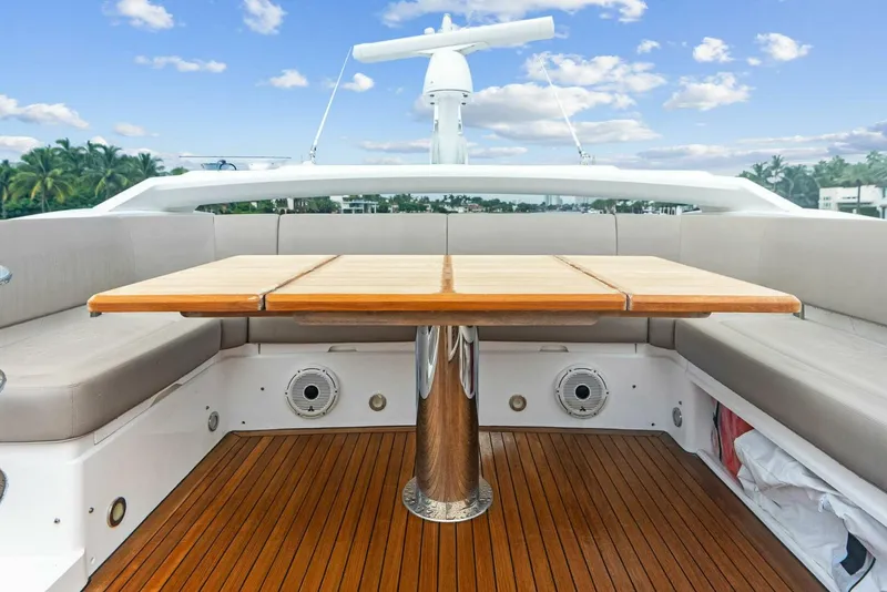 Slide: The Image of Sunseeker Manhattan 52 2020 - 26