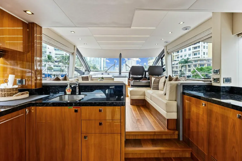 Slide: The Image of Sunseeker Manhattan 52 2020 - 37