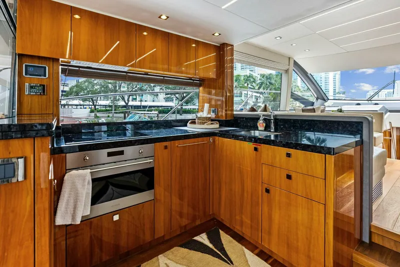 Slide: The Image of Sunseeker Manhattan 52 2020 - 38
