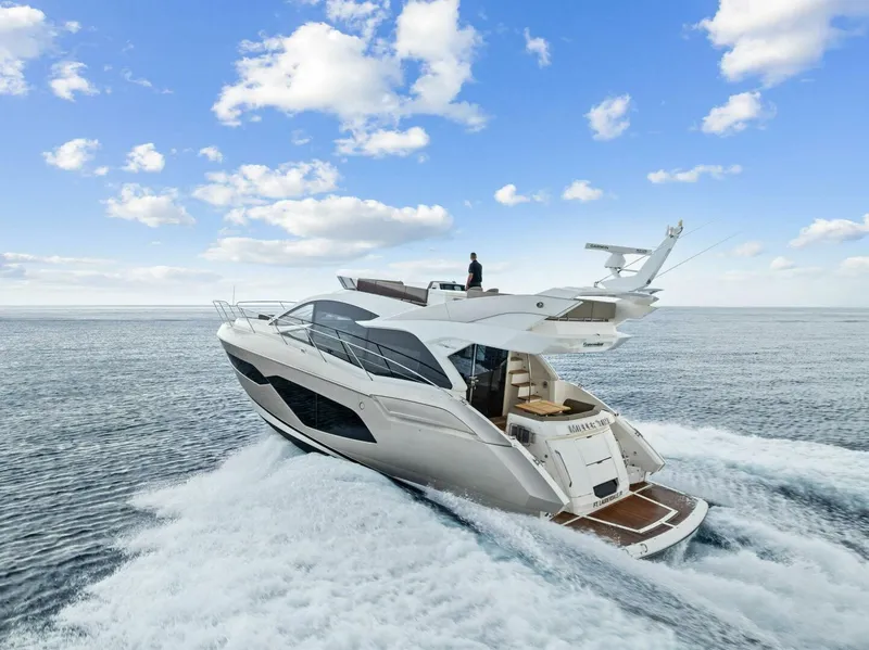 Slide: The Image of Sunseeker Manhattan 52 2020 - 4