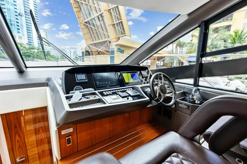 Slide: The Image of Sunseeker Manhattan 52 2020 - 43