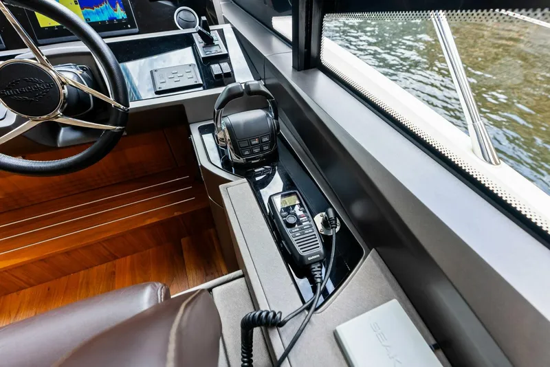 Slide: The Image of Sunseeker Manhattan 52 2020 - 45