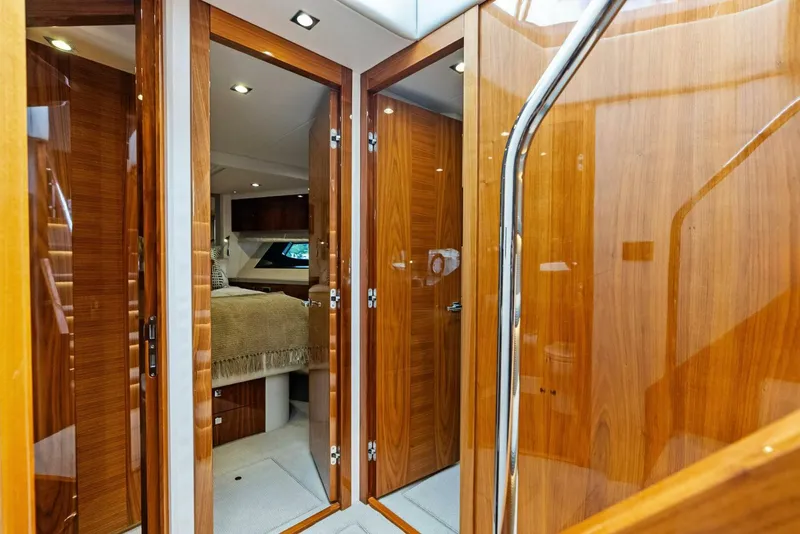 Slide: The Image of Sunseeker Manhattan 52 2020 - 49