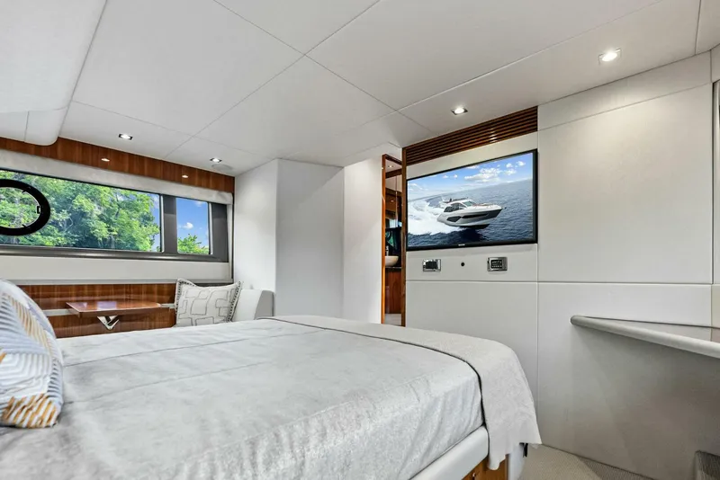 Slide: The Image of Sunseeker Manhattan 52 2020 - 54