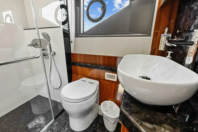 Slide: The Image of Sunseeker Manhattan 52 2020 - 55