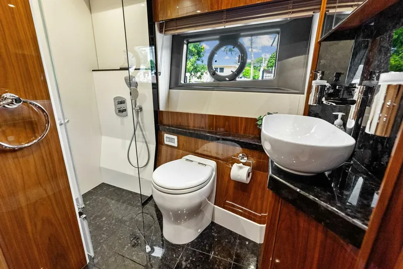 Slide: The Image of Sunseeker Manhattan 52 2020 - 62