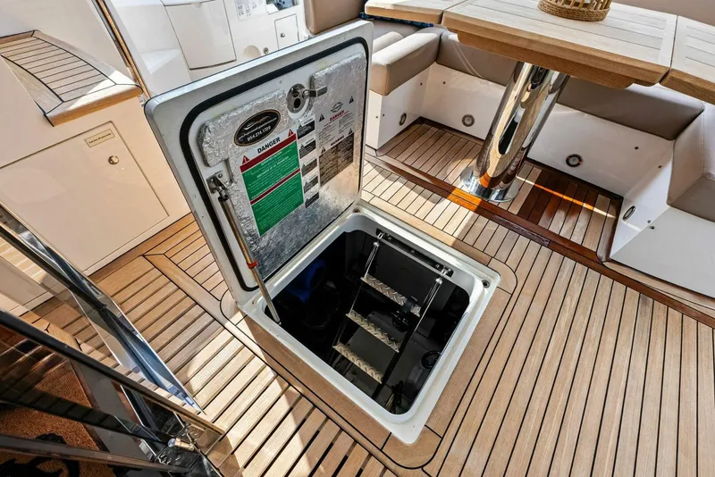 Slide: The Image of Sunseeker Manhattan 52 2020 - 71