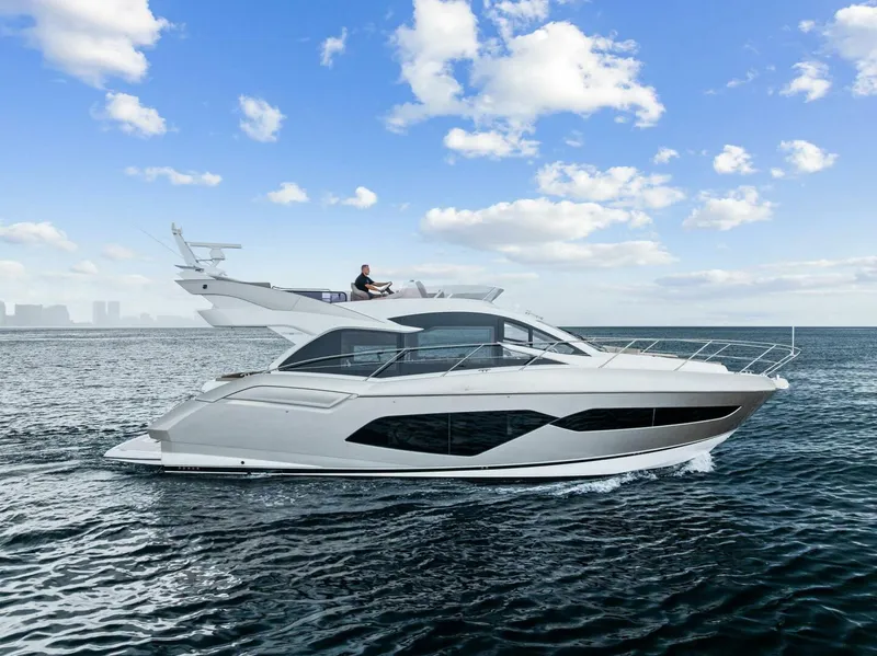 Slide: The Image of Sunseeker Manhattan 52 2020 - 8