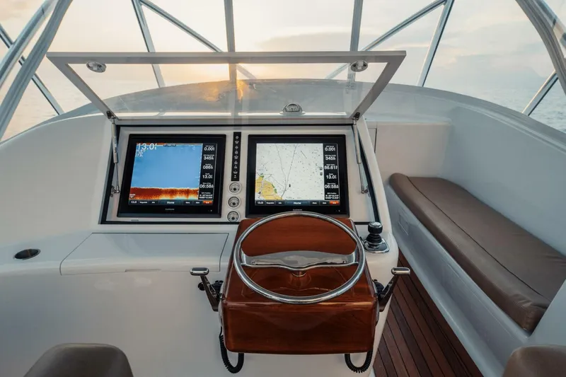 Slide: The Image of F&S 40 Open Express 2016 - 12