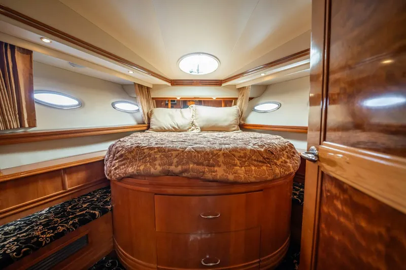 Slide: The Image of Carver Yachts 56 Voyager 2005 - 24