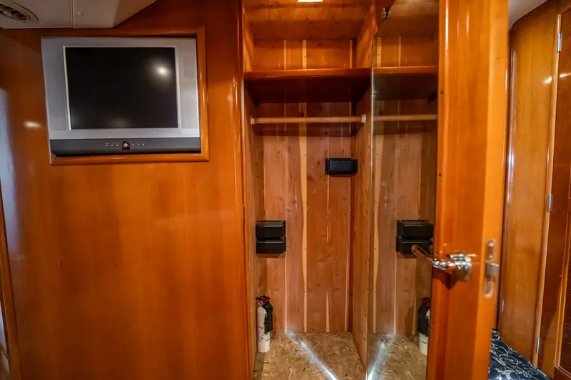 Slide: The Image of Carver Yachts 56 Voyager 2005 - 32
