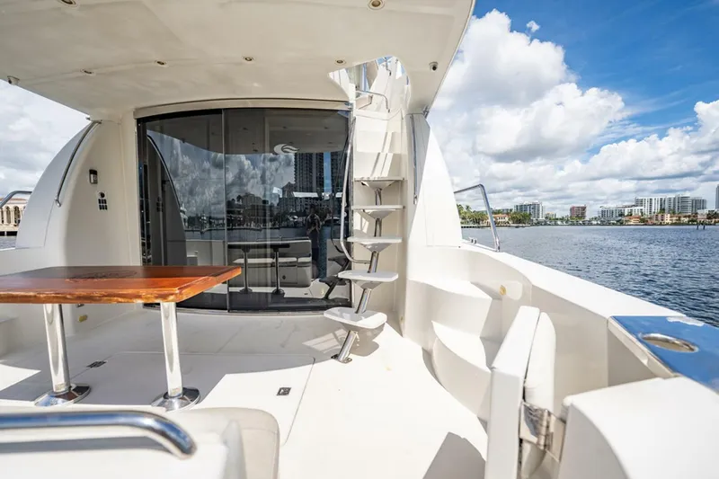 Slide: The Image of Carver Yachts 56 Voyager 2005 - 4