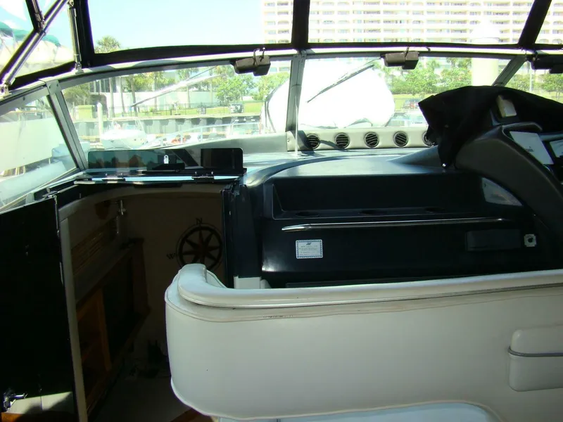 Slide: The Image of Sea Ray 480 Sundancer 1991 - 12