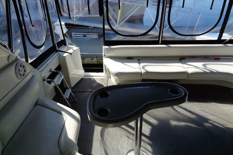 Slide: The Image of Sea Ray 480 Sundancer 1991 - 19