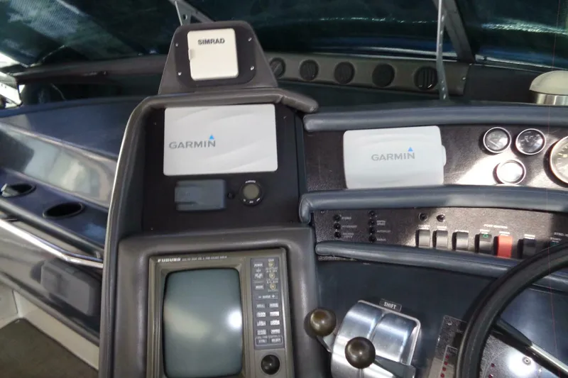 Slide: The Image of Sea Ray 480 Sundancer 1991 - 25