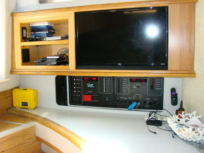 Slide: The Image of Sea Ray 480 Sundancer 1991 - 33