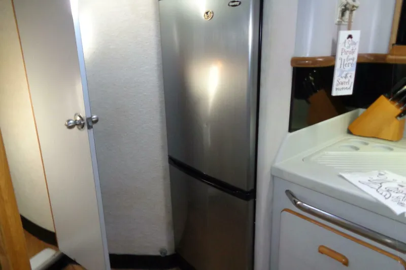 Slide: The Image of Sea Ray 480 Sundancer 1991 - 59