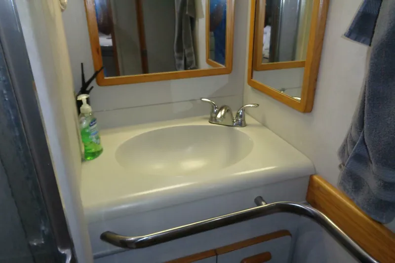 Slide: The Image of Sea Ray 480 Sundancer 1991 - 62