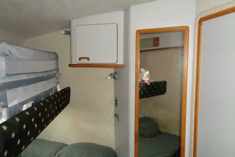 Slide: The Image of Sea Ray 480 Sundancer 1991 - 65