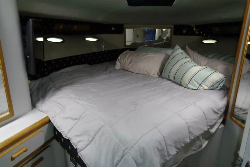 Slide: The Image of Sea Ray 480 Sundancer 1991 - 66
