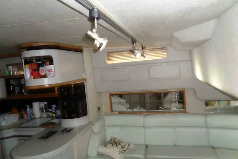 Slide: The Image of Sea Ray 480 Sundancer 1991 - 70