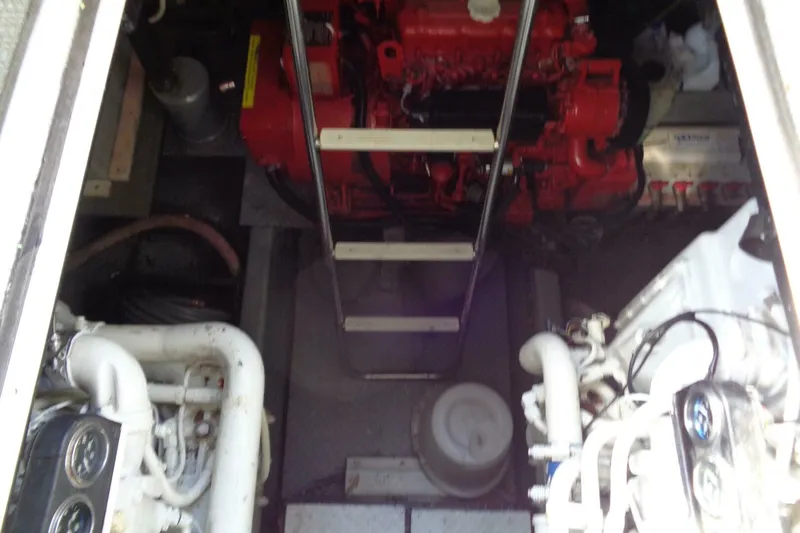 Slide: The Image of Sea Ray 480 Sundancer 1991 - 83