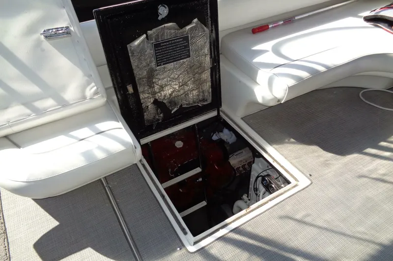 Slide: The Image of Sea Ray 480 Sundancer 1991 - 84