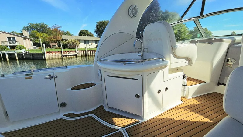 Slide: The Image of Sea Ray 340 Sundancer 2003 - 13
