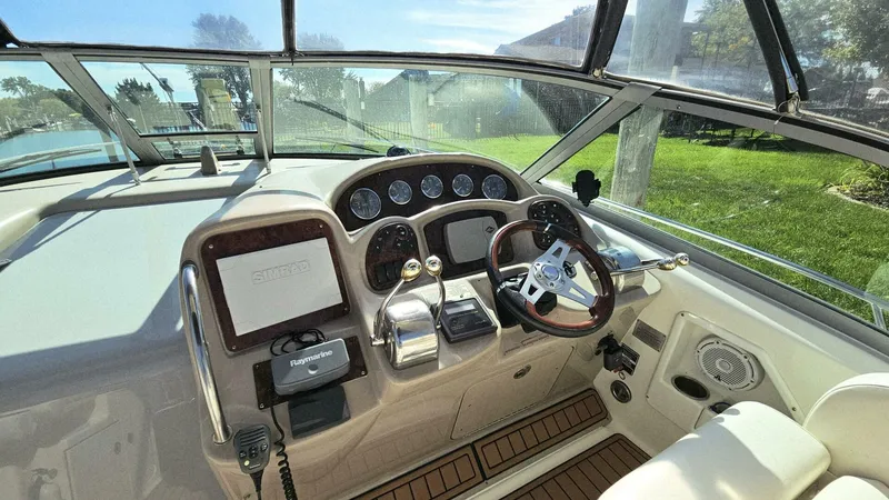 Slide: The Image of Sea Ray 340 Sundancer 2003 - 16