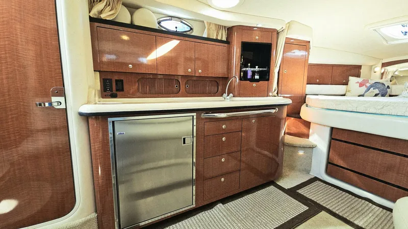 Slide: The Image of Sea Ray 340 Sundancer 2003 - 28