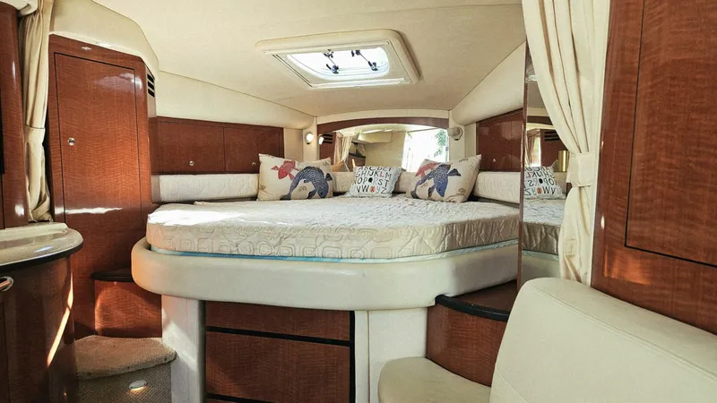 Slide: The Image of Sea Ray 340 Sundancer 2003 - 30