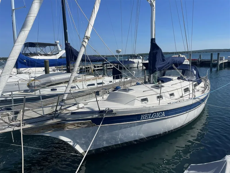 The Image of Bayfield 36 Cutter 1989 - 0