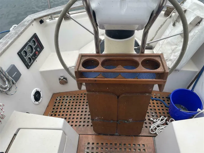 Slide: The Image of Bayfield 36 Cutter 1989 - 20