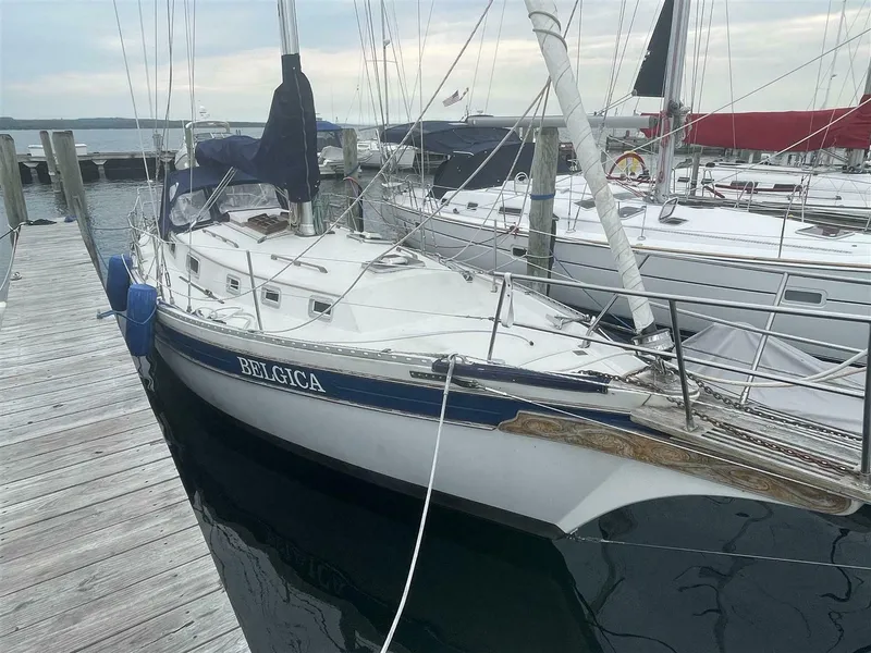 Slide: The Image of Bayfield 36 Cutter 1989 - 4