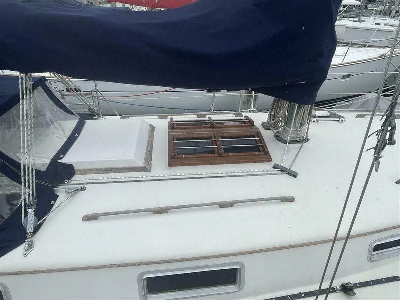 Slide: The Image of Bayfield 36 Cutter 1989 - 7