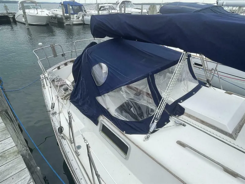 Slide: The Image of Bayfield 36 Cutter 1989 - 8