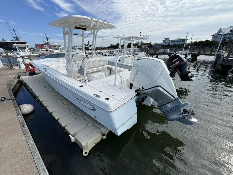 Slide: The Image of Robalo 246 Cayman 2021 - 11